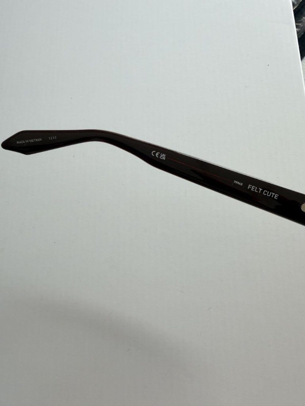 Quay Felt Cute Sunglasses 79943 in Chocolate Frame Brown Lens - Picture 4 of 4